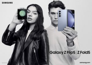 044_galaxy_z_fold5_flip5_lifestyle_visual_combo_2p_rgb_230619_HI