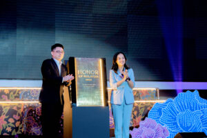 HONOR of Malaysia Awards Project officiated by Deputy Minister of Communications and Digital, Teo Nie Ching, and President of HONOR South Pacific, Justin Li