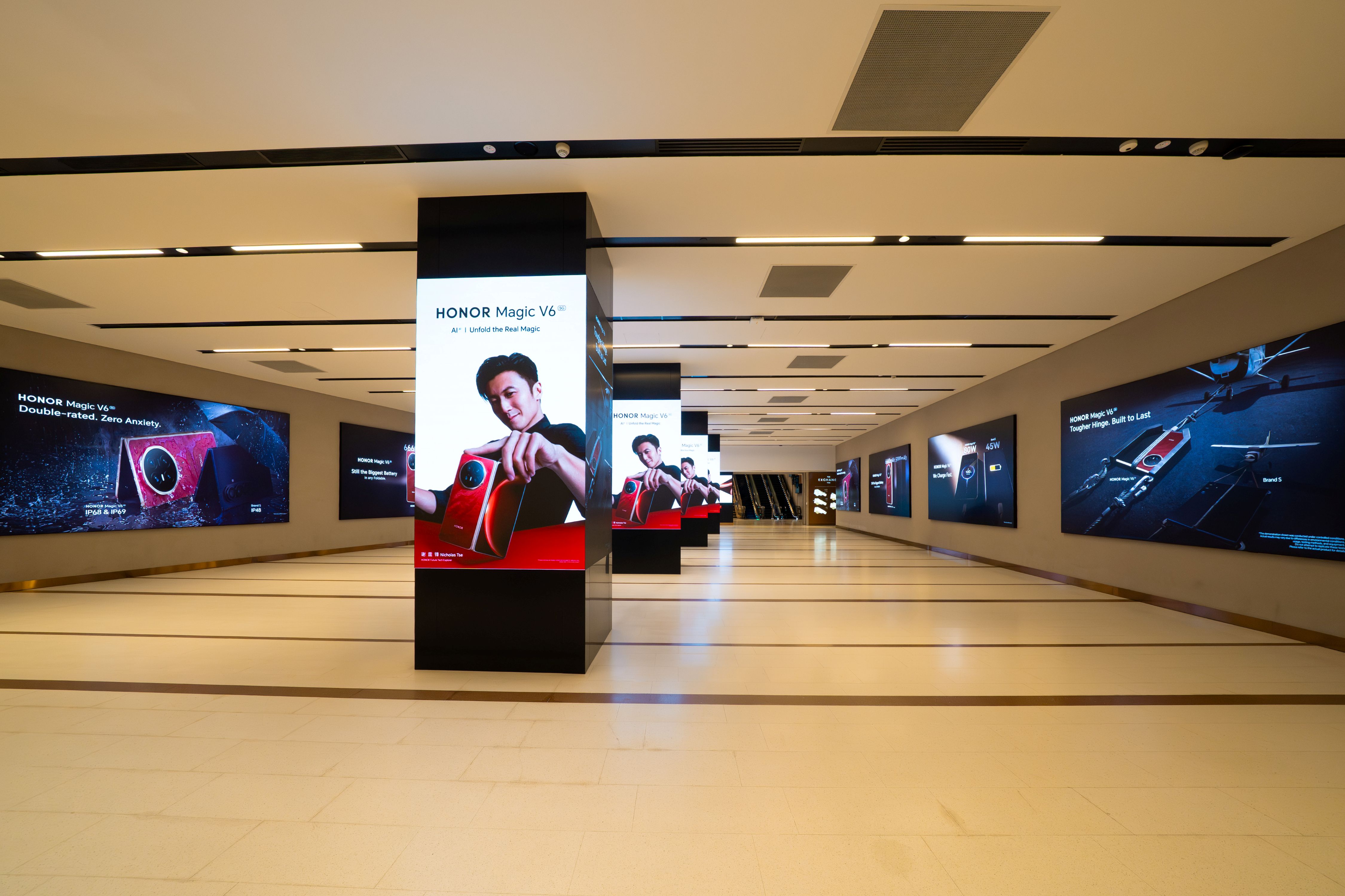 HONOR Magic V6 Takes Over TRX Mall