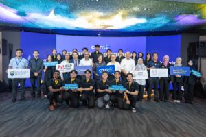 PHOTO 2 - Director General of the Ministry of Higher Education, Datuk Prof Dr. Azlinda Azman (centre), with CelcomDigi Chief Executive Officer Albern Murty (on her left), together with the second cohort of CelcomD